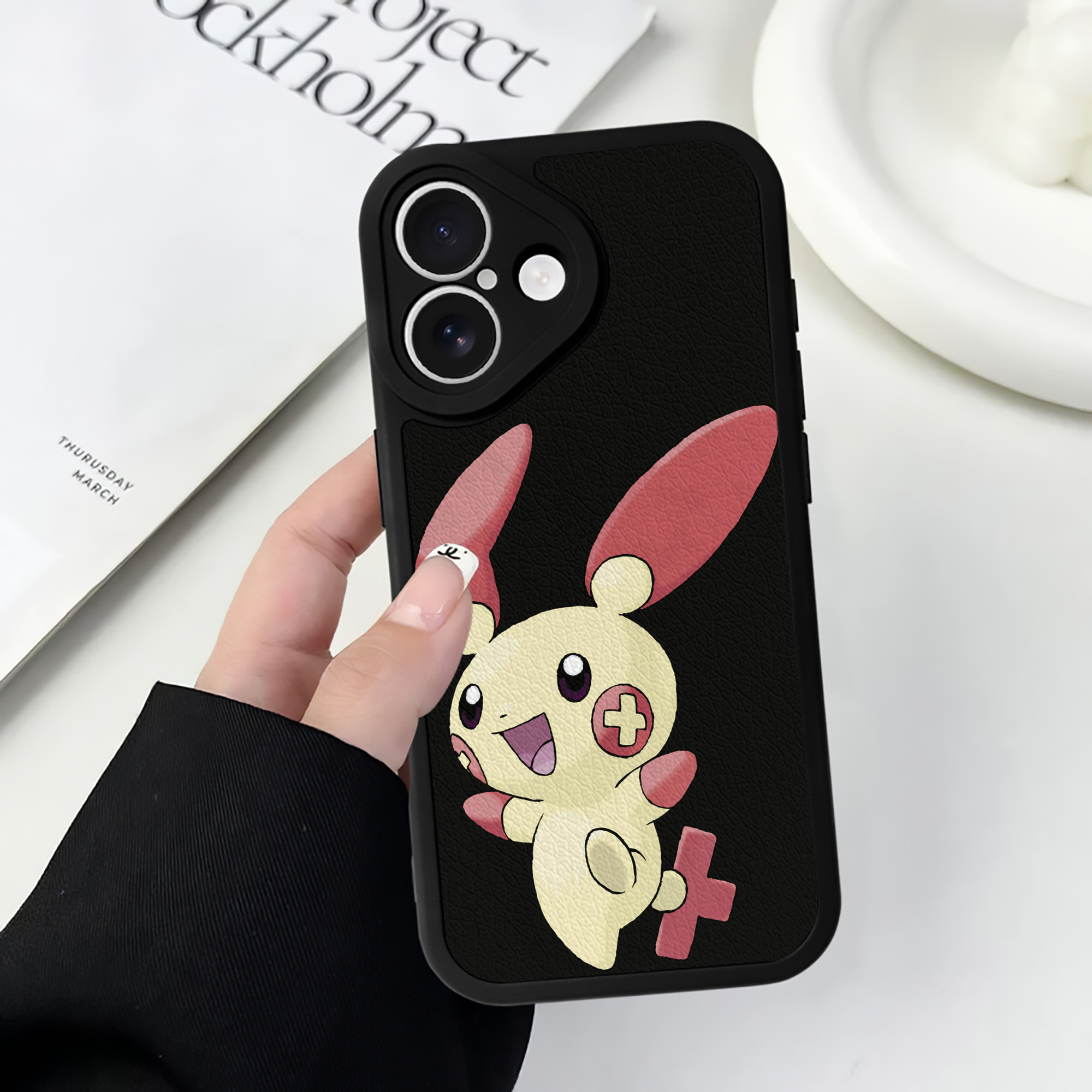 （画像用） ポケットモンスター Pokémon 【iPhone 16シリーズ対応】シリコンスマホケース（レザー調） 材質：シリコン